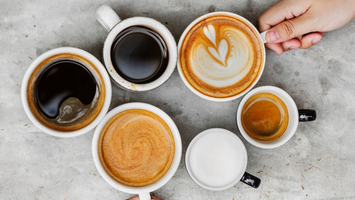 Americano, lungo, cappuccino… Vyznáte se v kávových nápojích?
